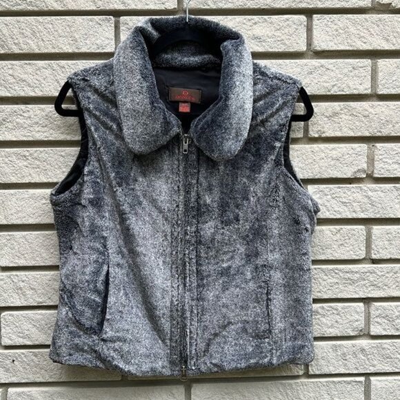 Danier Faux Fur Plush Vest Sz S - Picture 1 of 7